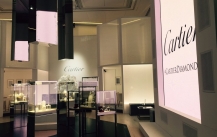 Why Cartier showcase is said to be a high-end counter