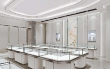 A well-known Canadian high-end silver jewelry brand, white jewelry display cabinet installation completed