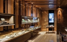 Jewelry display case and jewellery placement skills