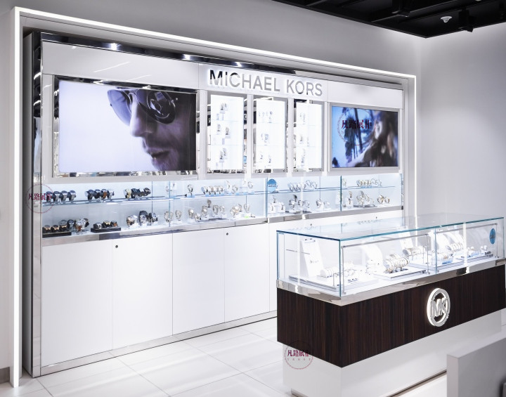 Stylish watch display case with light Funroadisplay