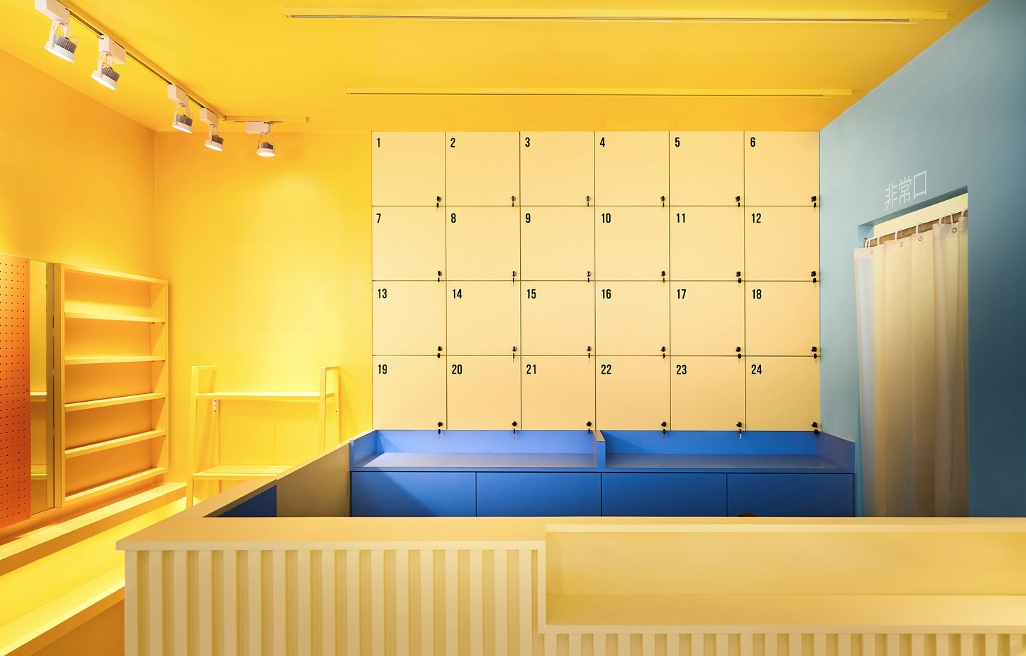 Colorful Painted Cosmetic Showcase for Makeup Store Interior Design