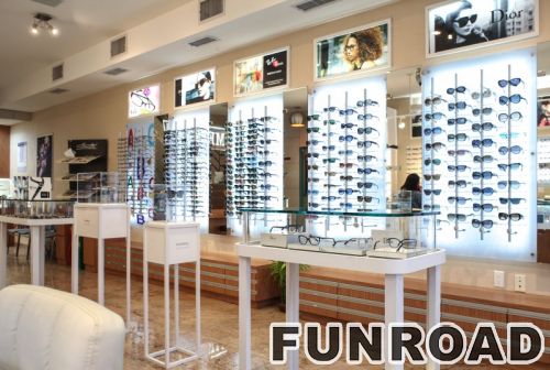 Customized Sunglass Display Showcase for Brand Optical Store Design