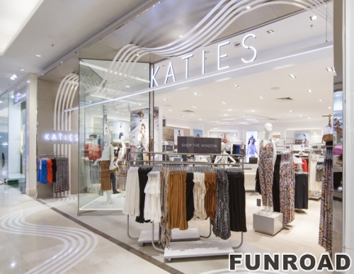 Quality Clothing Display Showcase for Ladies Clothing Store Decor