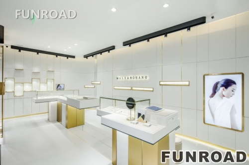 Best jewellery shop interior design with display showcase