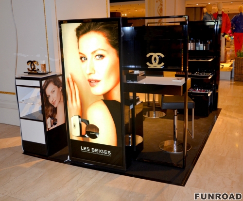 Factory direct sale mall cosmetic kiosk for makeup