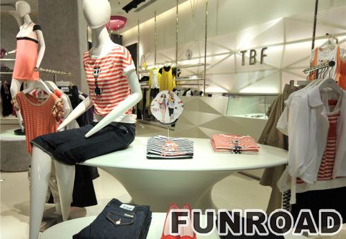 Modern and Fashional Garments Retail Store Decoration with MDF Display Tables