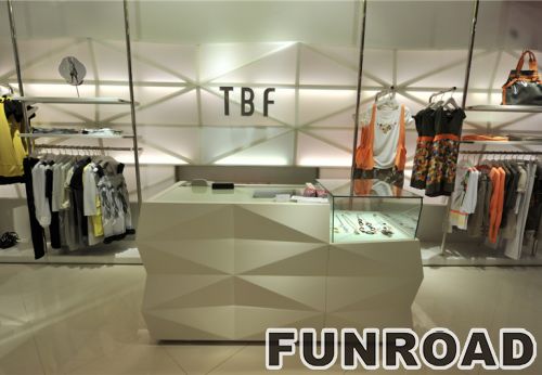 Modern and Fashional Garments Retail Store Decoration with MDF Display Tables