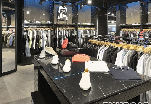 Retail Wooden Clothing Showcase for Clothes Shop Decoration