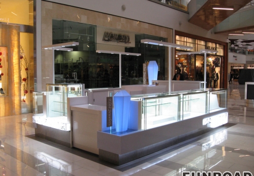 Large Scale Cosmetic Showcase Counter for Shopping Mall Display