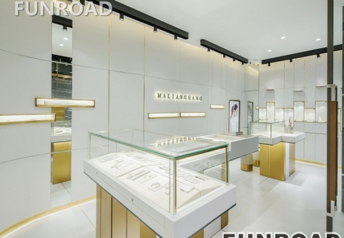 Best jewellery shop interior design with display showcase