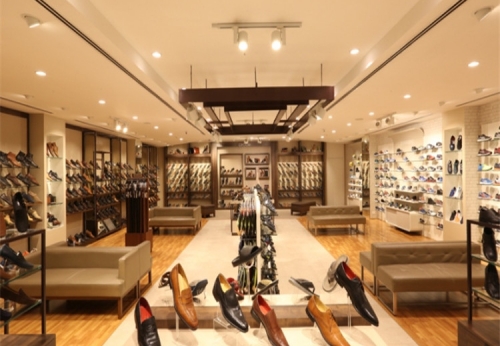 Golden Wood Shoes Display Rack for Brand Store Interior Design