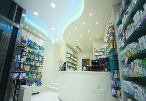 interior design pharmacy store display modern retail store fixtures