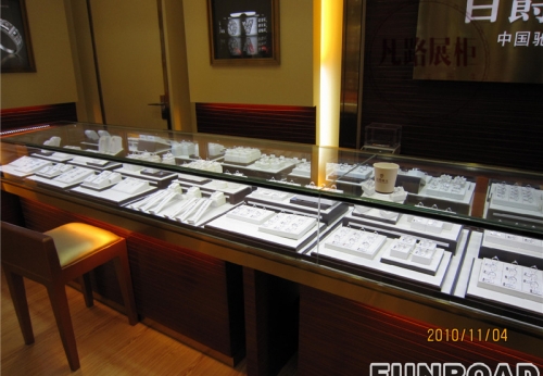 ​High-end Display Showcase for Jewelry Brand Store