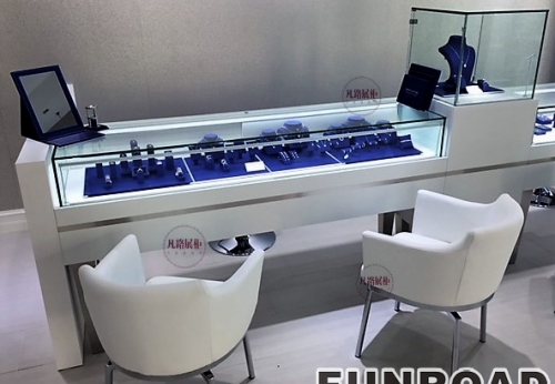 Customized High Quality Jewelry Display Showcase 