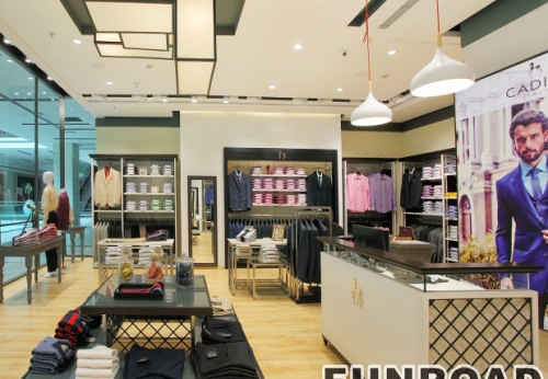 Retail Clothing Display Showcase for Store Interior Design