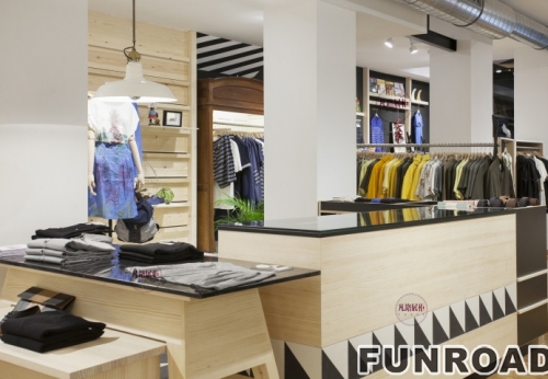 Case Study of Wood Paint Display Cabinet in Clothing Store