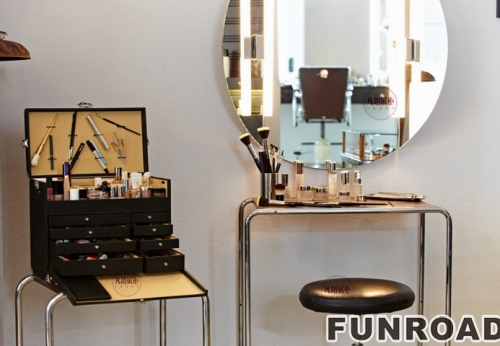 Retail Glass Cosmetic Showcase for Makeup Shop Decoration