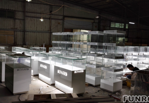 Funroad Customized High Fashion Glass Watch Display Showcase for Shop Interior Design