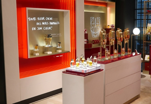 Custom Cosmetic Showcase for Cartier Shop Interior Design