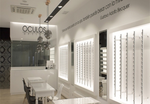 Bespoke Optical Reveal Ark for Eyewear Store Interior Design