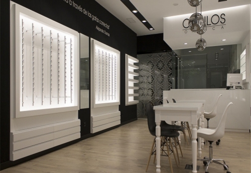 Bespoke Optical Reveal Ark for Eyewear Store Interior Design