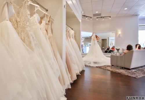 Bespoke Clothing Display Cabinet for Wedding Salon Interior Design