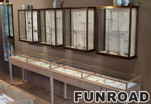 Beautiful Appearance Wooden  jewelry display cases for Retail store