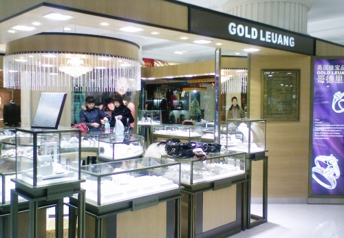 Custom Design Store with Luxury Glass Display Showcase 