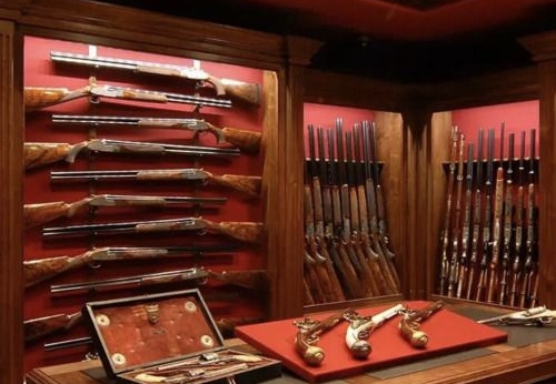 Retail Store Floor Standing Display Stand Metal Pegboard Tools Accessories Exhibition Racks for Guns Showcases for Tools