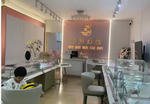 Funroad Customized Strong Glass Display Cabinet Jewelry Boutique Display Cabinet Counter Display Luxury Jewelry Showcase