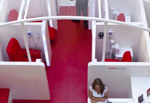 Customized Teeth Whitening Kiosk Free Design Mall Store Furniture with LED Light for Display