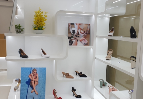 Shoe Store Interior Design High Heels Display Rack Shoe Store Display Shelf Back Cabinet Customization