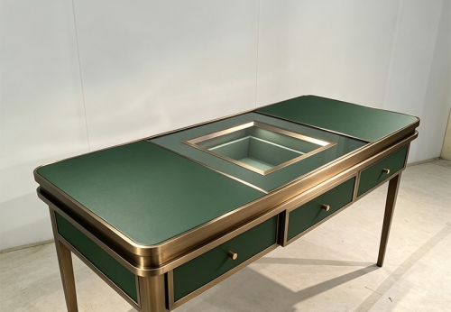 Jewelry Shop Conslution Table